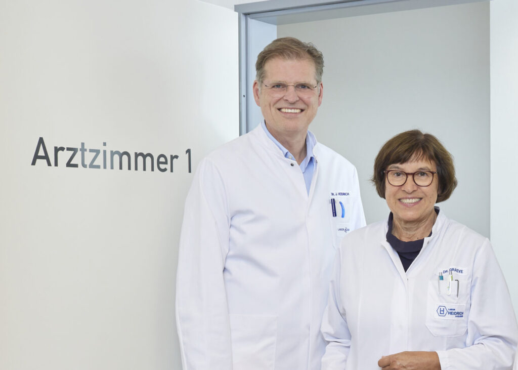 unsere Experten für die Gerinnung: Dr. Jens Heidrich und Dr. Martina Buchert-Graeve